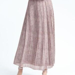 Banana Republic // snake skin maxi skirt // size 4 // EUC